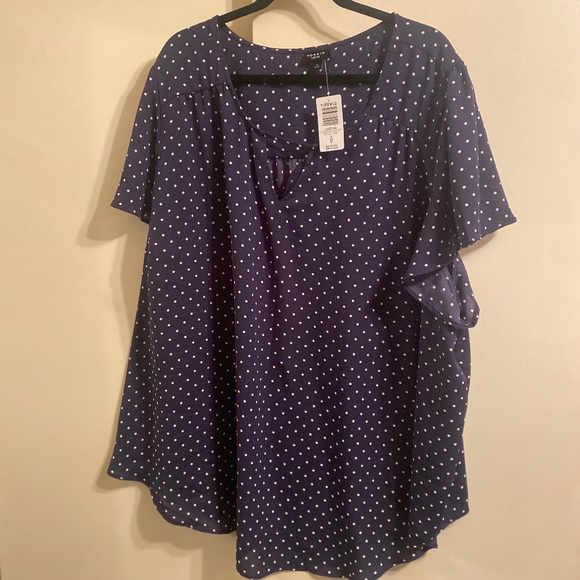 torrid Plus-Size Scoop Neck Polka Dot Blouse, Navy Blue, Size 6X - Picture 1 of 3
